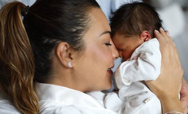 Burcu Kara, yüzü olduğu markanın ürün lansmanına ev sahipliği yaptı.