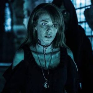 Her kostümden 3 tane hazırlandı. Başrollerde Elçin Sangu, Kerem Bürsin,