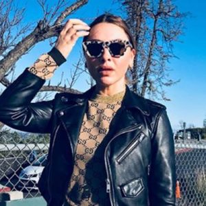 Mahkeme şarkıcı Hadise’nin evinin bulunduğu lüks siteye dikenli telleri aşarak