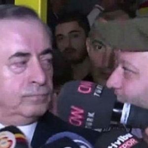 Galatasaray Başkanı Mustafa Cengiz, şampiyonluk maçının ardından İzmir’de basın mensuplarına