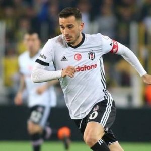 İngiliz basını, Beşiktaş kaptanı Oğuzhan Özyakup’un, Cenk Tosun’un takımı Everton