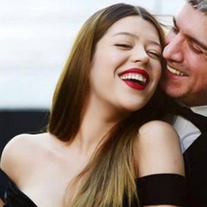 Özcan Deniz geçen ay boşandığı Feyza Aktan ile Bodrum-Yalıkavak’ta el