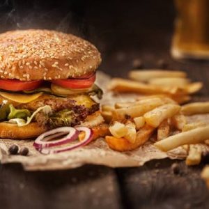 Araştırma ile kanıtlandı: Fazla fast-food tüketmek kadın doğurganlığına zarar veriyor.
