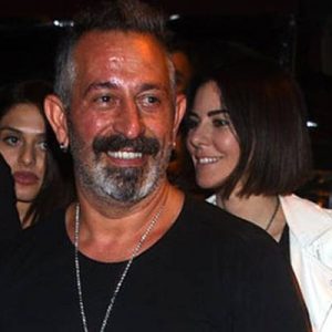 Komedyen Cem Yılmaz, Hello Dergisi’ne verdiği röportajda, 2.5 aydır birliktelik