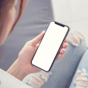 iPhone SE 2’ye ait olduğu iddia edilen ekran koruyucu sızıntısı,