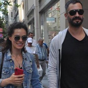 Özge Özpirinçci ve sevgilisi Burak Yamantürk alışveriş turunda… ‘Kadın’ dizisinin
