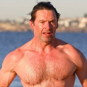 Avustralyalı aktör Hugh Jackman, önceki gün Sidney’deki Bondi Plajı’nda görüntülendi.