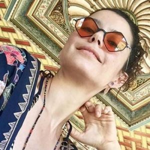 Beren Saat, eşi Kenan Doğulu ile Datça’da tatil yapıyor. Ünlü