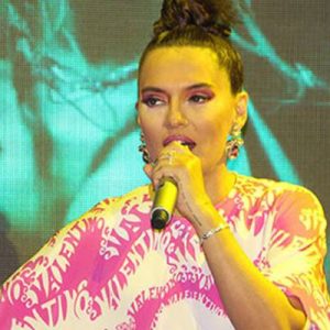 Okan Kurt’tan tek celsede boşanan popçu Demet Akalın, İstanbul Teddy