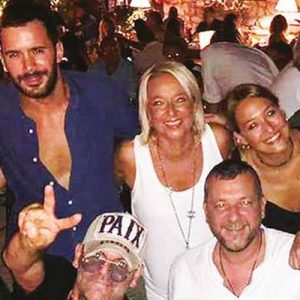 Canlandırdığı karakterler nedeniyle sık sık kilo alıp, veren ve bu