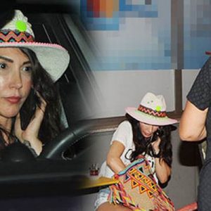 Nişanlısı Ümit Cem Şenol’dan ayrılan Hande Yener, önceki gece arkadaşlarıyla