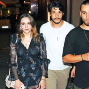 ‘Vatanım Sensin’ dizisinde tanışıp aşk yaşamaya başlayan genç oyuncular Kubilay