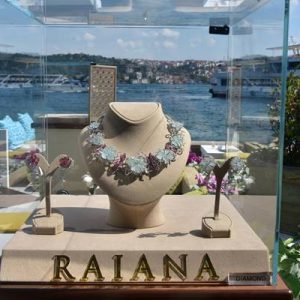 Kişisel bakım ve güzellik hizmetlerinin yanı sıra ‘Raiana’ markası ile