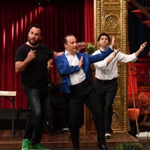 Tolga Çevik’in ‘Arkadaşım’ olarak sahneye çıktığı, ekranların en sıra dışı