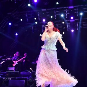 Her performansıyla göz dolduran Candan Erçetin, ‘Vadistanbul Açıkhava Konserleri’nde günlerce