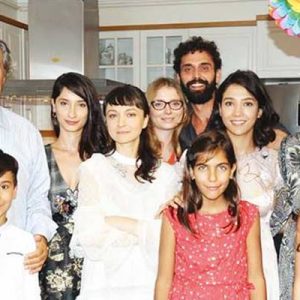 Kadir İnanır, taburcu olduktan 7 ay sonra setlere Nihat Durak’ın