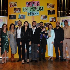 Başrollerinde Başak Parlak ve Ali İl’in yer aldığı, yönetmenliğini Hakan