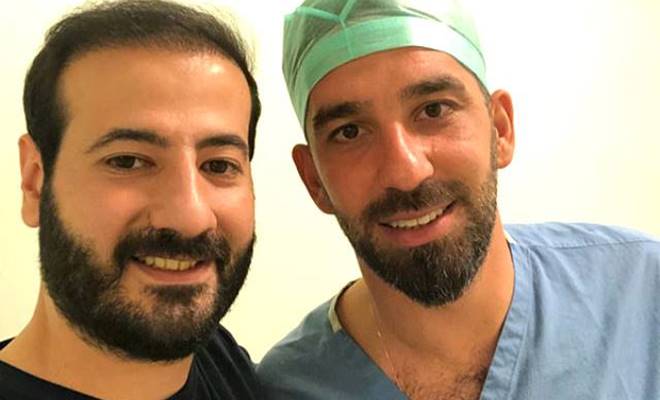 Geçtiğimiz günlerde ilk bebeğini kucağına alan futbolcu Arda Turan, ilk