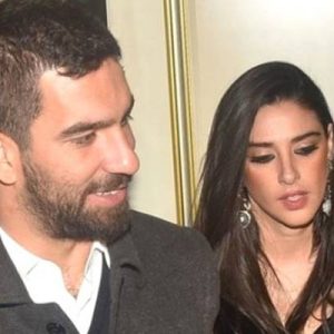 Şarkıcı Berkay’a saldıran Arda Turan, eşine doğum hediyesi olarak 2