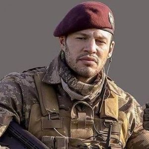 Geçtiğimiz yıl Söz dizisinde Üsteğmen Zafer karakterini canlandıran ardından diziden