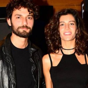Ünlü oyuncu Berrak Tüzünataç’ın, zayıflık hastalığı olan Anoreksiya’ya yakalandığı iddialarına