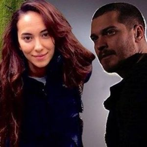 Haklarında sürekli ayrılık haberleri çıkan Çağatay Ulusoy ile Duygu Sarışın’ın