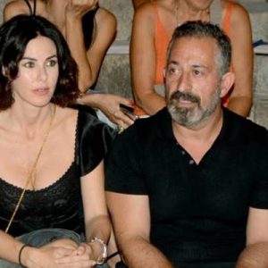 Geçtiğimiz aylarda ilişkilerini sonlandıran Defne Samyeli ve Cem Yılmaz’ın barıştığı