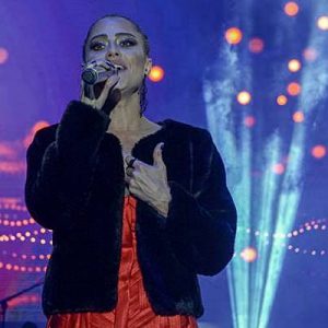 Birbirinden ünlü şarkıcıları sahnesinde ağırlayan ‘İsfanbul Açık Hava Konserleri’nin bu
