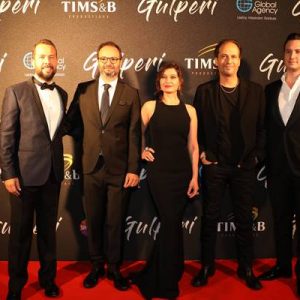 Yapımını Tims&B Productions’ın, yapımcılığını Timur Savcı ve Burak Sağyaşar’ın üstlendiği,