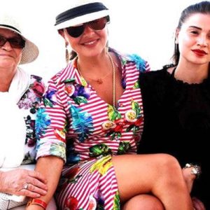 Kızlarının arasındaki huzursuzluktan dolayı intihara kalkışan şarkıcı Hadise’nin annesi Gülnihal