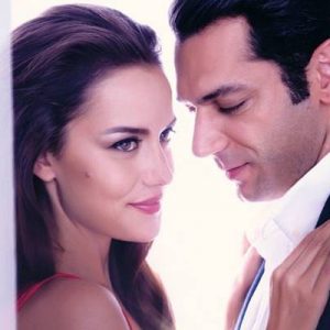 Fahriye Evcen ve Murat Yıldırım’ın başrollerini paylaştığı, ‘Sonsuz Aşk’ filmi