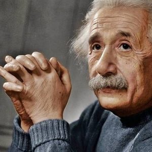 Nobel ödüllü ünlü fizikçi Albert Einstein’ın 1922’de kız kardeşi Maja