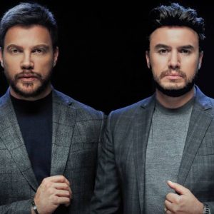 “Anlarsın” isimli şarkıya yaptıkları düet ile Sinan Akçıl ve Mustafa