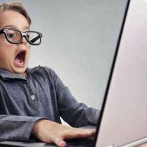 Teknolojide yaşanan hızlı gelişimin beraberinde internet, oyun, telefon gibi bağımlılıkları