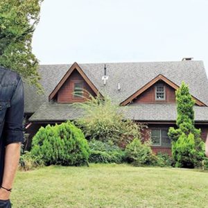 Her projesinde stilist Başak Dizer’le çalışan Kıvanç Tatlıtuğ, bu sezon