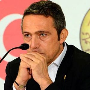 Fenerbahçe’de yeni teknik direktör Ersun Yanal için imza töreni düzenlendi.