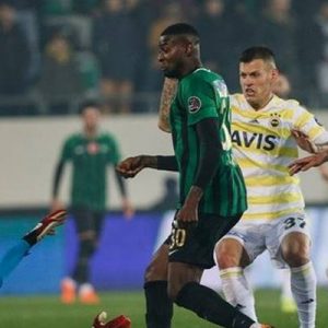 Spor Toto Süper Lig’in 15. haftasında Fenerbahçe deplasmanda, Akhisarspor’a 3-0