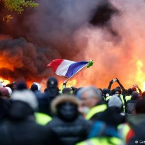Dışişleri Bakanlığınca, Fransa’ya seyahat edecek olan Türk vatandaşlarından başkent Paris