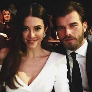 Ünlü oyuncu Kıvanç Tatlıtuğ’nun, 3 yıllık eşi Başak Dizer’i Victoria