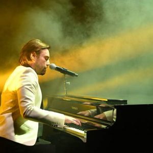 Ünlü sanatçı Murat Dalkılıç Raffles Otel’de DenizBank ve Türkiye Sinema