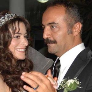 Yılmaz Erdoğan Yeniköy’de bir balıkçı çıkışında kameralara boşandığını itiraf etti.