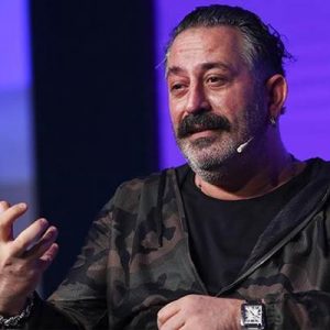 Geçtiğimiz çarşamba Zorlu PSM’de gösterisini sergileyen Cem Yılmaz isyan etti.
