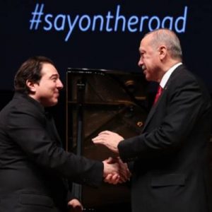 Cumhurbaşkanı Recep Tayyip Erdoğan, dünyaca ünlü piyanist Fazıl Say’ın Ankara’da