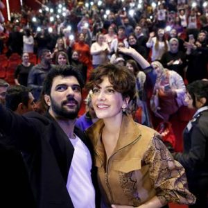 Cuma günü vizyona giren ‘Bir Aşk İki Hayat’ filminin başrol