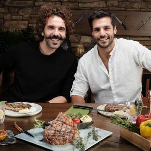 Gürkan Şef’in Ünlü Tarifleri kitabında yer Sinan Akçıl, Demet Özdemir,