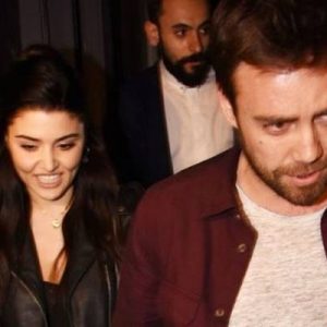 Geçtiğimiz aylarda annesini kanser hastalığından dolayı kaybeden güzel oyuncu Hande