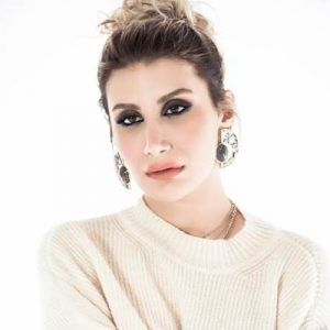 Hayvanlara olan düşkünlüğüyle bilinen şarkıcı İrem Derici, Yedikule Hayvan Barınağı’nı