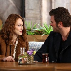 Ay Yapım’ın, Show TV’de Perşembe akşamları ekrana gelen ve izleyicilerini