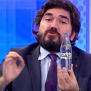 Mahkeme Rasim Ozan Kütahyalı’ya “Haberleşmenin gizliliğini ihlal” suçundan 2 yıl