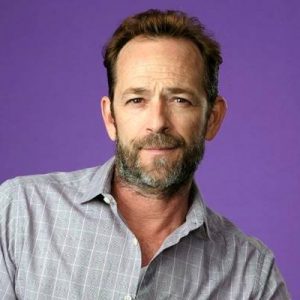 Beverly Hills 90210 (Evimiz Hollywood’da) dizisiyle tanınan ABD’li oyuncu Luke